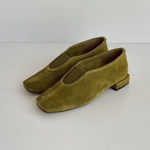 About Arianne Gillian Flats square green Suede 40
